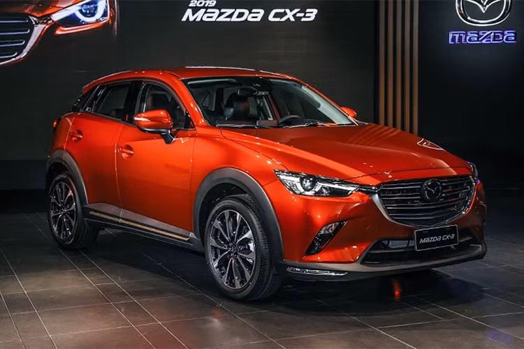 Bản nâng cấp của mẫu xe Mazda CX-3 2018 vừa ra mắt tại thị trường Đông Nam Á, cụ thể là tại Malaysia. Chiếc crossover cỡ nhỏ có giá ước tính là 121.134 RM chưa bao gồm phí bảo hiểm (tương đương 689 triệu đồng). Các đơn đặt hàng đầu tiên cho CX-3 facelift 2018 đã được nhận.