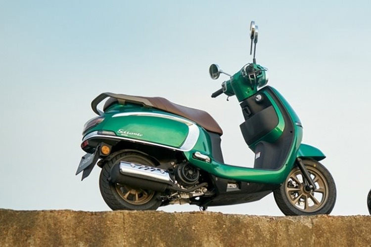 Ngoài ra mẫu xe tay ga Suzuki US125T thế hệ mới này cũng được trang bị công nghệ phun xăng điện tử giúp tiết kiệm nhiên liệu. Mức tốc độ tối đa đạt được của xe là 90 km/h. 