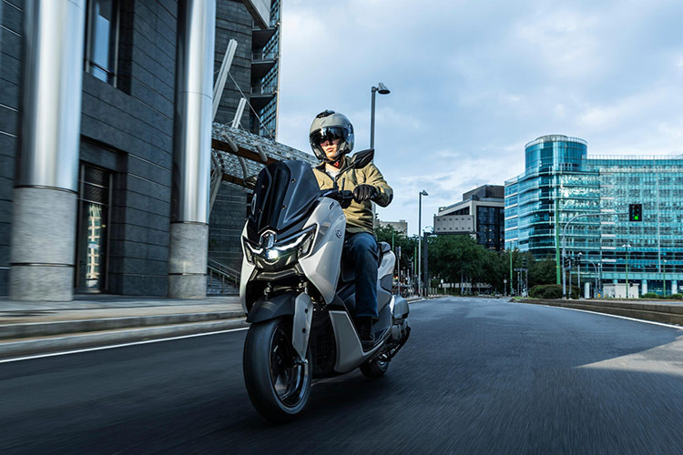 Hiện tại, chưa rõ về mức giá xe Yamaha NMax 125 Tech MAX 2025 là bao nhiêu tại thị trường Ấn Độ, tuy nhiên chắc chắn sẽ rẻ bởi mức giá ở thị trường Nam Á này luôn thuộc hàng rẻ nhất thị trường.