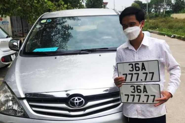Mua Toyota Innova cu 300 trieu, chu xe Thanh Hoa trung bien 