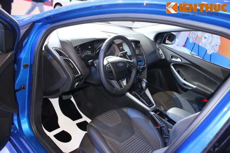 Vào thời điểm cuối năm 2017, đầu năm 2018 này, hầu hết các đại lý Ford đã đưa ra mức giá giảm rất đáng chú ý cho Focus. Cụ thể, các bản Trend nay chỉ được bán với giá 570 triệu đồng, thấp hơn giá niêm yết 56 triệu. Các bản Titanium và Sport cũng được đại lý điều chỉnh thấp xuống 40 triệu so với niêm yết, chỉ còn 730 triệu đồng.