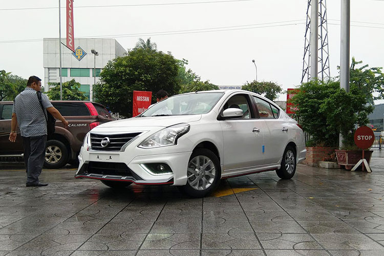 Sunny là mẫu sedan toàn cầu bán chạy nhất của Nissan. Kể từ khi xuất hiện vào tháng 6 năm 2013, dòng sedan Nissan Sunny đã mang đến cho người tiêu dùng Việt Nam một cái nhìn mới về dòng xe sedan dành cho gia đình: nhỏ gọn, linh hoạt, dễ dàng điều khiển đi kèm mức giá hợp lý.