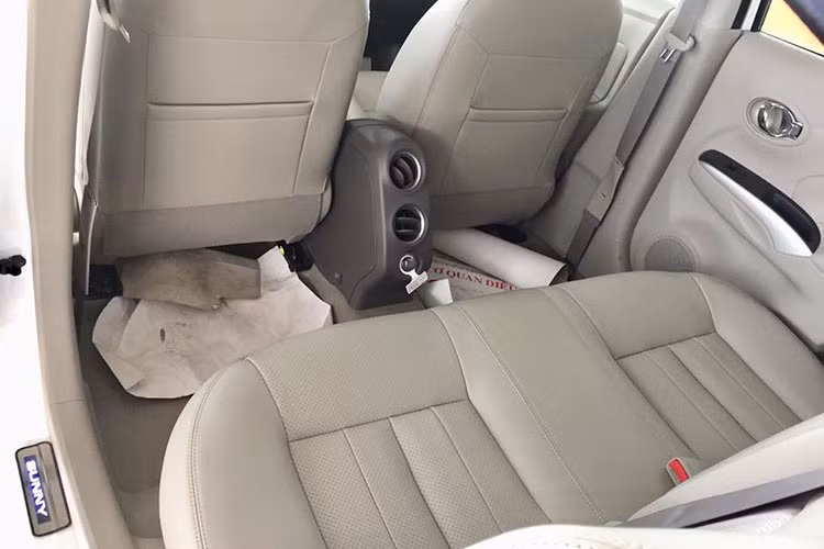 Sức mạnh của xe vẫn đến từ khối động cơ 4 xylanh 1.5L, sản sinh công suất 99,3 mã lực và mômen xoắn cực đại 134 Nm, đi kèm là tùy chọn số tự động 4 cấp hoặc số sàn 5 cấp. Các trang bị an toàn trên xe gồm hệ thống phanh ABS, BA, EBD… không có gì thay đổi so với hiện tại.