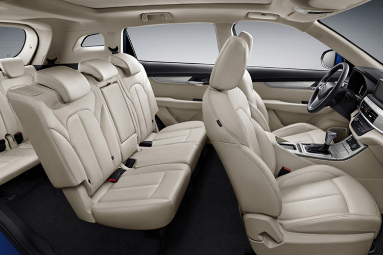 Về truyền động, Hanteng X5 sử dụng khối động cơ xăng 1.5L tăng áp, sản sinh công suất tối đa 115 mã lực và 215 Nm mô-men xoắn. Sức mạnh này được truyền thông qua hộp số tự động vô cấp CVT. Xe sử dụng khối động cơ xăng 1.5L tăng áp, sản sinh công suất tối đa 115 mã lực và 215 Nm mô-men xoắn. Sức mạnh này được truyền thông qua hộp số tự động vô cấp CVT.