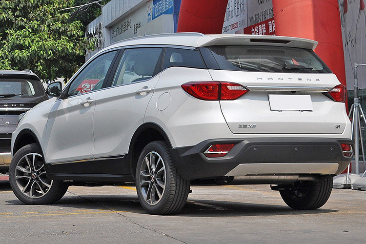 Hanteng X5 là mẫu xe thuộc phân khúc crossover tầm trung, cùng nhóm với các đối thủ Honda CR-V, Mazda CX-5 hay Hyundai Tucson... Hanteng là một thương hiệu non trẻ của Trung Quốc. Hãng xe này mới chỉ bắt đầu bước ra sân chơi tỷ đô từ năm 2013 và mẫu X5 được ra mắt sau đó đúng 3 năm, năm 2016. 
