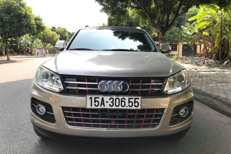Chiếc Zotye T600 trong bài viết này mang biển sớ Hải Phòng, được độ lại logo Audi Q5, sơn vành đen và sản xuất từ năm 2015. Xe được chào bans với giá hơn 360 triệu đồng suốt nhiều ngày nhưng chưa có ai mua.