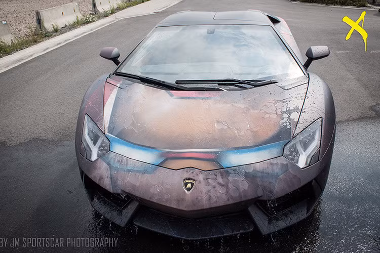 Đây là có lẽ chiếc Aventador sở hữu nước sơn đặc biệt nhất từ trước tới này, sau hai siêu xe khác mang phong cách Batman và Captain America đã từng được xuất hiện trước đây.