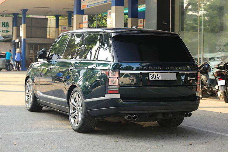 Range Rover HSE "lên đời" thành phiên bản siêu "khủng" SVAutobiography này được bán với giá 4,55 tỷ đồng tại Hà Nội, xe không có nâng cấp nào ở động cơ nên xe chỉ sở hữu "trái tim" V6, dung tích 3.0 lít, Supercharged, sản sinh công suất tối đa 335 mã lực và mô-men xoắn cực đại là 450 Nm. 