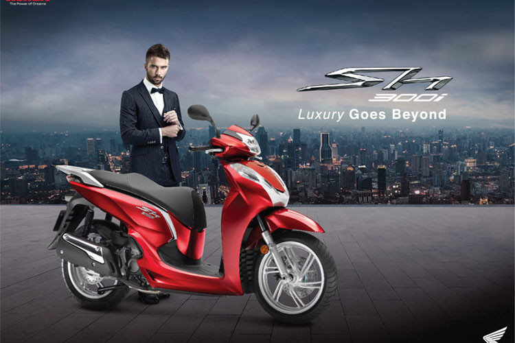 Honda SH300i – mẫu xe mang biểu tượng đẳng cấp toàn cầu đã mang đến một làn gió mới cho phân khúc xe ga hạng sang tại Việt Nam kể từ khi ra mắt, đưa khách hàng đến với những trải nghiệm hoàn hảo và cao cấp. Ngày 14/6/2018 vừa qua, Công ty Honda Việt Nam đã chính thức giới thiệu phiên bản mới mẫu xe ga Honda SH300i nhập khẩu Ý.