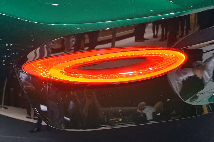 Can canh Bentley EXP 10 Speed 6 sap san xuat thuong mai-Hinh-8