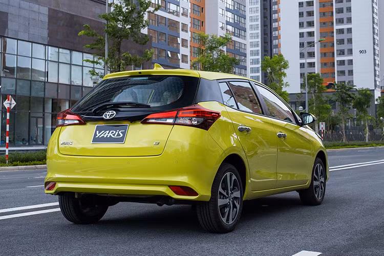 Thực tế này khiến không chỉ mình Yaris "biến mất" khỏi danh mục sản phẩm của hãng hay Mazda 2 không còn cập nhật kết quả bán hàng, mà mẫu sedan cỡ B Ciaz cũng đã phải ngừng nhập về nước từ đầu tháng 5 mà không hẹn ngày "tái xuất".