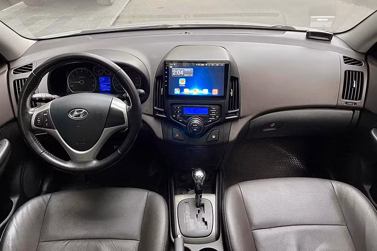 Nhờ sự thoáng rộng hơn các đối thủ, kích cỡ của Hyundai i30 CW đời 2010 mang lại sự thuận tiện cho các chị em khi đi siêu thị hay cho cả một gia đình nhỏ trong chuyến đi du lịch dài ngày.
