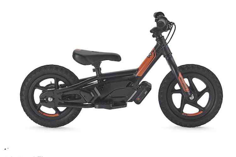 Về thiết kế tổng thể, bộ đôi xe điện nhí Harley-Davidson IRONe12 và IRONe16 đều sở hữu chung một ngôn ngữ thiết kế đơn giản và liền khối.