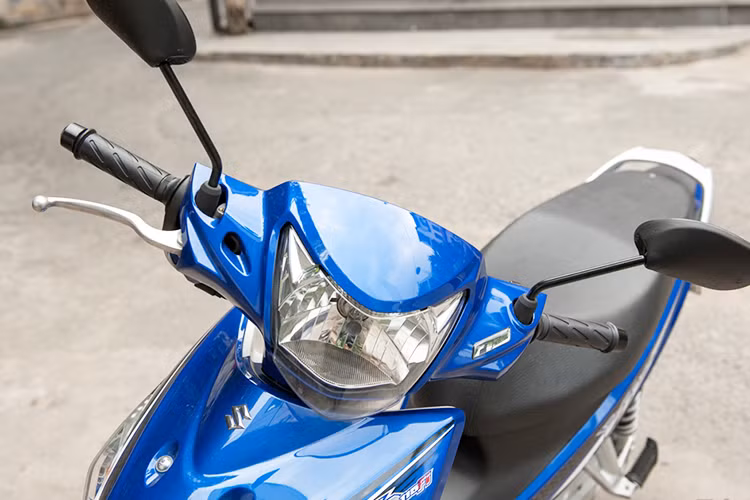 Tuy nhiên, đây cũng được xem là mẫu xe máy số phổ thông bán chậm nhất trên thị trường xe máy Việt Nam thời gian qua. Cụ thể, trong khoảng 6 tháng đầu 2017, doanh số cộng dồn của Suzuki Viva 115 Fi chỉ đạt 137 chiếc. Được tung ra thị trường nhằm tái hiện huyền thoại Viva trước đây và cạnh tranh trực tiếp với các đối thủ xe số khác của Honda và Yamaha, tuy nhiên nó chỉ là cái bóng của chính mình.