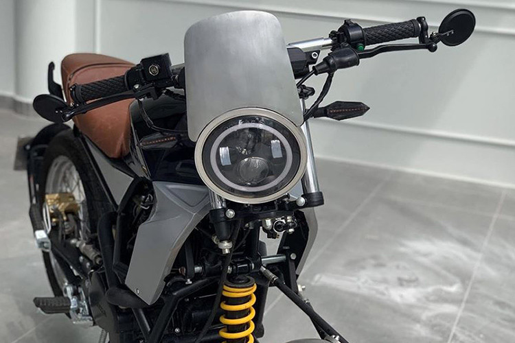 Đến năm cuối đại học, Nghĩa đã chọn chiếc xe môtô NC7 này làm đề tài tốt nghiệp. "Vì mình cũng quen biết anh Tư (Tư Râu) và lại chơi chung cũng biết anh ấy làm xe rất uy tín và có tâm nên quyết định nhờ ảnh hiện thực hoá bản vẽ của mình. Và kết quả ngoài mong đợi, mình thật sự hạnh phúc" Nghĩa cho biết.