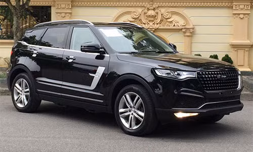 Xe ôtô Trung Quốc đẹp long lanh về Việt Nam chiều lòng khách quê.