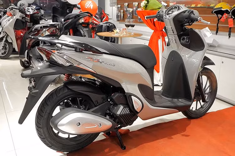 Honda SH Mode bi dai ly Viet 