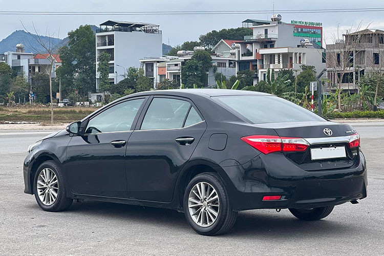 Tuy nhiên, với một mẫu xe có tuổi đời gần 10 năm, người mua cần kiểm tra kỹ tình trạng xe trước khi “xuống tiền”. Các mẫu sedan cũ kể trên đều đáp ứng tốt nhu cầu sử dụng cơ bản cho gia đình nhỏ hoặc cá nhân thường xuyên di chuyển trong đô thị. Mỗi mẫu xe có điểm mạnh riêng, từ thiết kế, tiện nghi đến độ bền máy móc... 