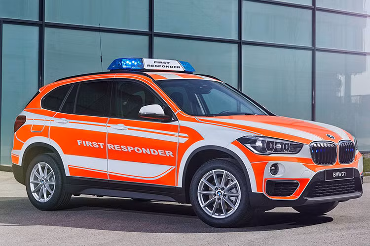 Tại triển lãm RETTmobil 2018, diễn ra ở Fulda, Đức (hội chợ thương mại xe chuyên dụng lần thứ 18, thu hút nhiều sự quan tâm tại châu Âu khi hàng loạt những phương tiện hiện đại, tiện nghi được ra mắt), BMW vừa tung ra 6 mẫu xe chuyên dụng bao gồm xe cứu hỏa, cảnh sát và cứu thương được nâng cấp từ những mẫu ôtô và xe máy BMW.