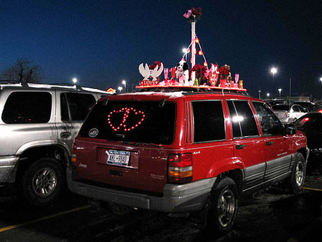 Một chiếc xe cũ, mới hay loại gì không quan trọng - điều quan trọng trong ngày Valentine chính là sự chân thành và luôn sáng tạo trong mọi việc.