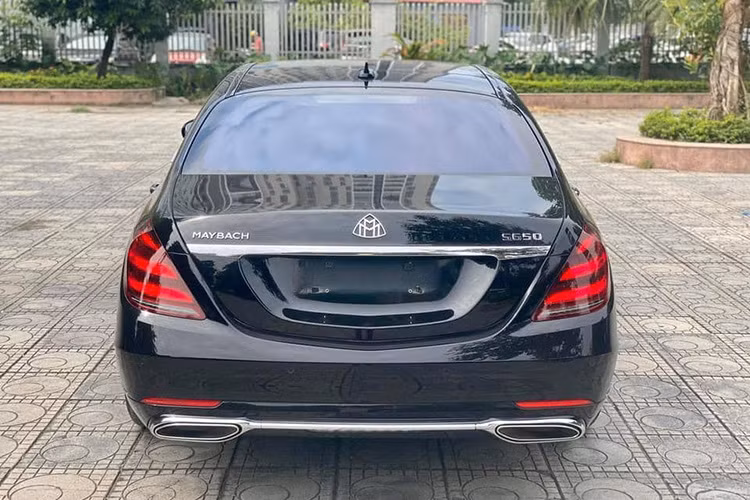 Động cơ trang bị trên Mercedes-Maybach S450 2018 là loại V6 3.0L cho công suất cực đại 367 mã lực cùng mô men xoắn 500Nm. Hộp số tự động 9 cấp 9G-Tronic kết hợp với hệ dẫn động cầu sau. Khả năng tăng tốc ở mức tốt, mất 5.9s để xe đạt tốc độ 100km/h từ vị trí đứng yên, trước khi đạt vận tốc tối đa (được giới hạn điện tử) 250km/h. Theo số liệu công bố của hãng, mức tiêu hao nhiên liệu của chiếc S450 là 8,9L/100km hỗn hợp (12,0L cho đường đô thị và 7,0L cho xa lộ).