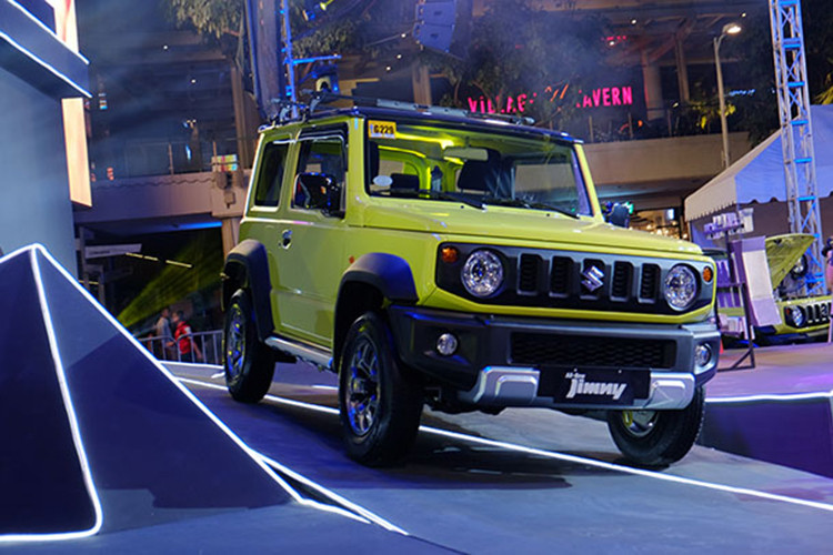 Mẫu xe giá rẻ Suzuki Jimny 2019 lần đầu tiên cập bến khu vực Đông Nam Á trong triển lãm xe quốc kế Gaikindo Indonesia 2018 diễn ra vào tháng 8 năm ngoái. Tuy nhiên, thị trường Đông Nam Á đầu tiên mà Suzuki Jimny 2019 được bày bán lại không phải là Indonesia mà là Philippines.