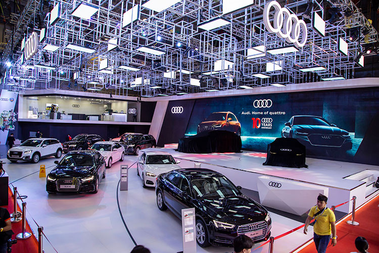 Theo số liệu của VAMA, doanh số bán hàng toàn ngành (bao gồm số liệu của các nhà nhập khẩu không phải là thành viên VAMA, Mercedes Benz và Lexus) trong cả năm 2017 đạt gần 251.000 xe, tiếp tục đáp ứng phần lớn nhu cầu xe du lịch và xe thương mại tại thị trường Việt Nam. Trước đó, năm 2016, số liệu toàn ngành đạt 272.000 xe, hiện đang là con số cao nhất từ trước tới nay.