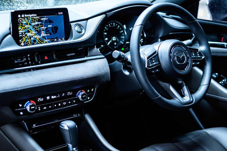 Mazda6 sap bi khai tu o que nha, Honda Accord rong 