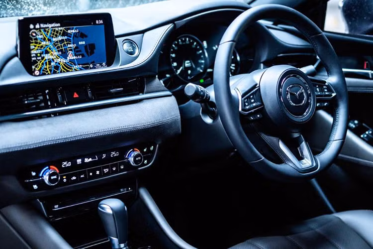 Mazda6 sap bi khai tu o que nha, Honda Accord rong 