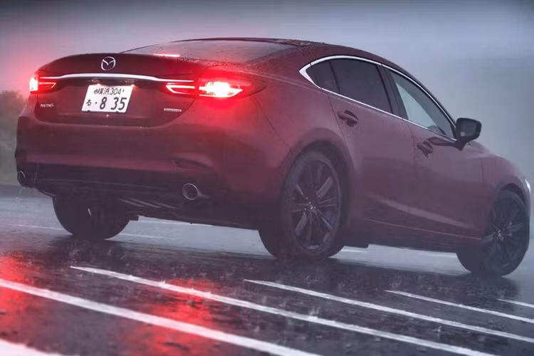 Mazda6 sap bi khai tu o que nha, Honda Accord rong 