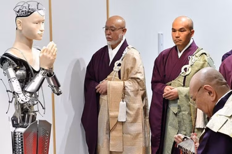 Robot nhà sư Mindar có thể cử động được cánh tay, đầu và thân mình. Chẳng hạn như có thể chắp tay lại khi thực hiện một lời cầu nguyện. Mindar có giọng nói trầm ấm và điềm tĩnh, vì vậy rất phù hợp khi thuyết giảng.