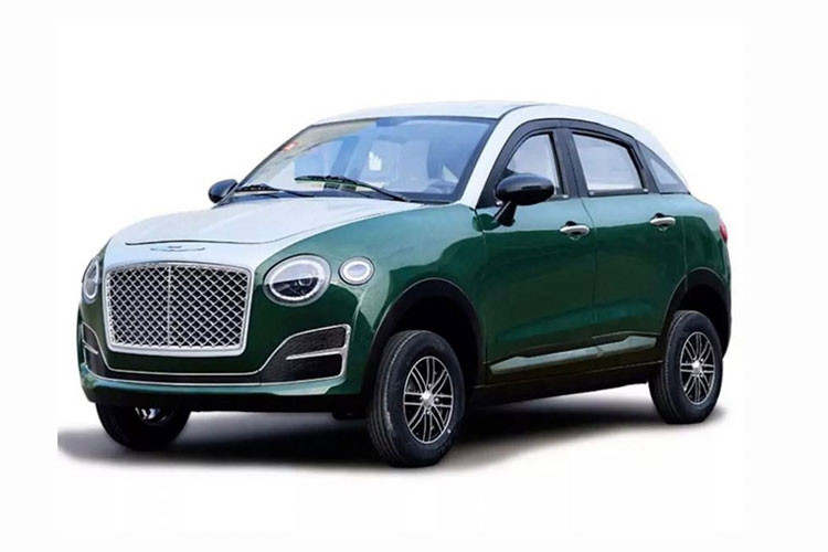 Ngoài ra, hãng còn cung cấp một phiên bản khác có đầu xe mô phỏng Bentley Mulliner Batur – dành cho người thích “hàng nhái cao cấp”. Mô-tơ điện của xe có công suất khoảng 3,5 kW (tương đương 5 mã lực), giúp xe đạt vận tốc tối đa 45 km/h – tương đương các dòng xe bốn bánh hạng nhẹ như Citroen Ami.