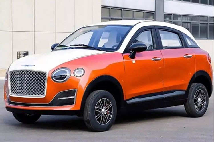 Thông tin về dung lượng pin, công suất động cơ xăng hay quãng đường đi được vẫn chưa được công bố. Tuy nhiên, thời gian sạc đầy được ước tính trong khoảng 8 đến 10 tiếng. Tất nhiên, đây không phải Bentley thực thụ. Nó không vận hành như một chiếc Bentley, không mang lại cảm giác lái như Bentley và cũng chẳng có chút danh giá nào.