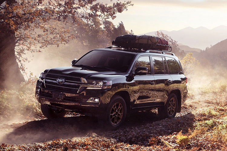 Dòng SUV biểu tượng cho xe địa hình một thời là Toyota Land Cruiser rất có thể sẽ thực sự biến mất tại thị trường Mỹ từ sau 2022 bởi lẽ doanh số mẫu xe khá "khiêm tốn" và không có giá trị chiến lược cao. Thực tế, Toyota trong suốt những năm gần đây cực kỳ im tiếng và gần như không nhắc tới Land Cruiser một lần nào bất chấp lời kêu gọi của người dùng về việc nâng cấp chiếc SUV lên thế hệ mới.