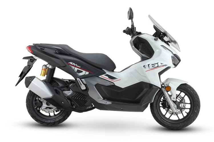 Khối động cơ mới được thiết kế để cung cấp động lực mạnh mẽ và linh hoạt cho xe máy Honda ADV 160, giúp người lái dễ dàng vượt qua mọi loại địa hình và tình huống trên đường. 