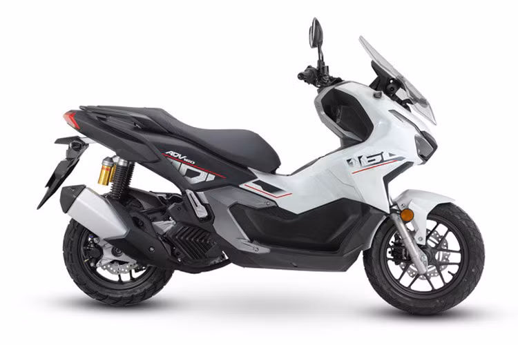 Khối động cơ mới được thiết kế để cung cấp động lực mạnh mẽ và linh hoạt cho xe máy Honda ADV 160, giúp người lái dễ dàng vượt qua mọi loại địa hình và tình huống trên đường. 