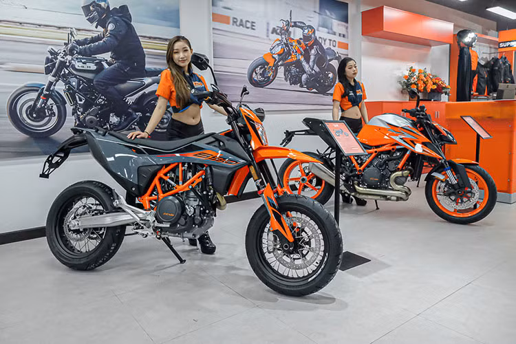 KTM va Husqvarna e am, ngung ban chinh hang tai Viet Nam