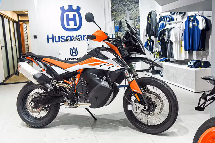 KTM va Husqvarna e am, ngung ban chinh hang tai Viet Nam-Hinh-3