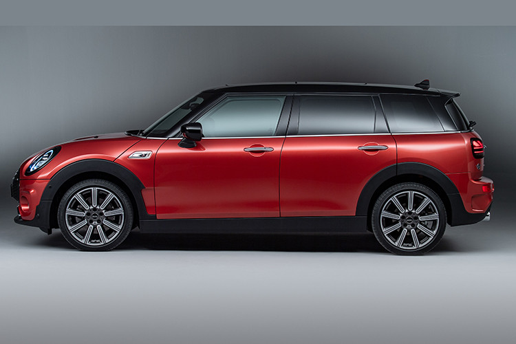 Cuối cùng, MINI Clubman 2020 được trang bị hệ thống treo thích ứng, có thể tùy chỉnh độ cứng/mềm theo chế độ vận hành do người lái lựa chọn. Hiện giá xe MINI Clubman 2020 tại Việt Nam vẫn chưa được công bố.