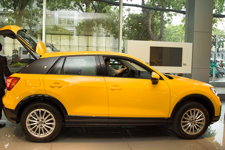 Xe được trang bị động cơ 1.4 TFSI đạt công suất tối đa 150 mã lực và mô-men xoắn cao ở vòng tua động cơ thấp. Tăng tốc từ 0-100km/h trong 8,5 giây. Tốc độ tối đa 212 km/h. Với công nghệ ngắt xy-lanh cùng hộp số S tronic, Audi Q2 1.4 TFSI tiêu thụ nhiên liệu chỉ 5,2 lít/100km.