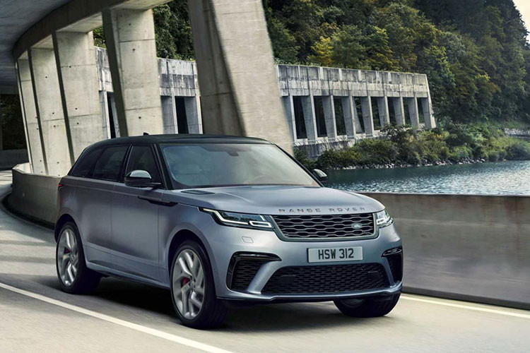 Theo đó, Range Rover Velar SVAutobiography Dynamic Edition được trang bị động cơ xăng V8, siêu nạp, dung tích 5.0 lít "tối thượng". Động cơ này tạo ra công suất tối đa 542 mã lực và mô-men xoắn cực đại 680 Nm, kết hợp với hộp số tự động 8 cấp.