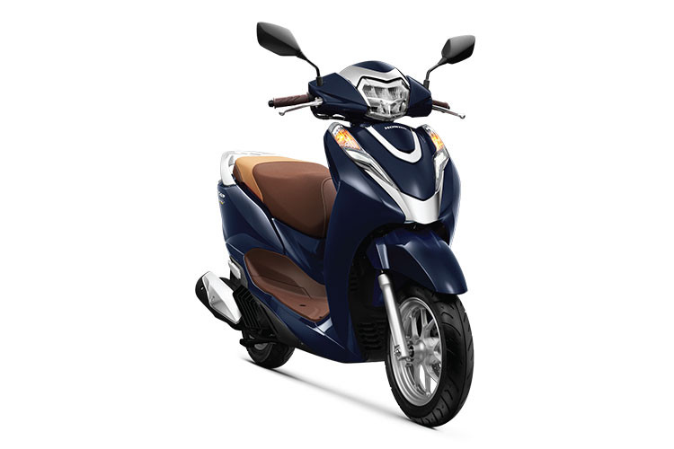 HVN đã tăng giá xe Honda Lead 2022 thêm 400.000-600.000 đồng so với đời cũ. Cụ thể, bản Tiêu chuẩn mới là 38,99 triệu đồng (tăng 400.000 đồng), bản Cao cấp là 41,19 triệu đồng (tăng 600.000 đồng), bản Đặc biệt thay thế bản Đen mờ có giá 42,29 triệu đồng (500.000 đồng).