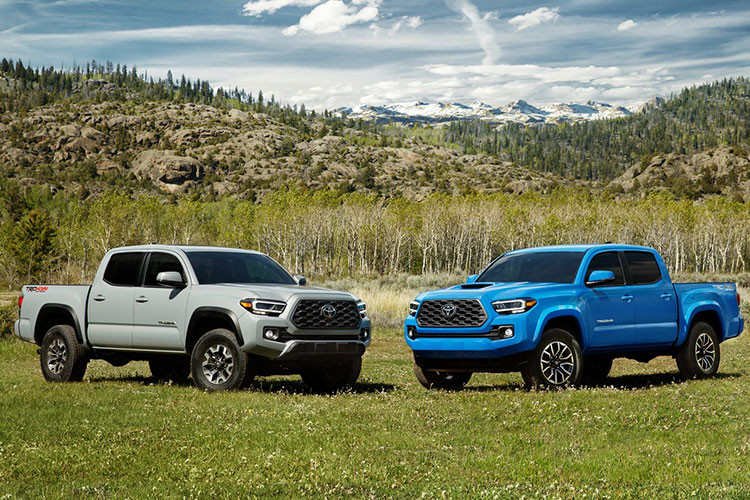 Toyota là thương hiệu nhận được nhiều giải thưởng nhất năm 2021 từ Kelley Blue Book. Vì vậy, không có gì ngạc nhiên khi mẫu bán tải Toyota Tacoma 2021 nằm trong danh sách này. Thực tế, xe hiện đã có tải trọng tốt hơn đồng thời có kích thước nhỏ hơn để di chuyển linh hoạt trong thành phố. Theo Kelley Blue Book, Tacoma là một trong 10 mẫu xe tuyệt vời nhất dưới 30.000 USD.