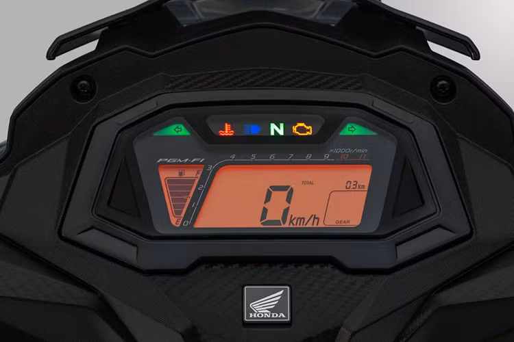 Bên cạnh đó, mẫu xe côn tay Honda RS150R 2022 cũng có trọng lượng ở mức 119kg, yên xe cao 786mm, nhẹ hơn 3kg so và cao hơn 22mm so với bản cũ. Ngoài thay đổi này, xe côn tay Winner 150 của Malaysia vẫn giữ nguyên thiết kế và trang bị.