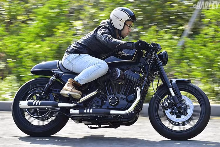 Ngoài ra, việc vận hành chiếc xe cũng không hề quá khó, thậm chí thoải mái và đầy phong cách. Nếu bạn sở hữu một chiếc Harley-Davidson, còn chờ gì nữa mà không độ Cafe Racer?