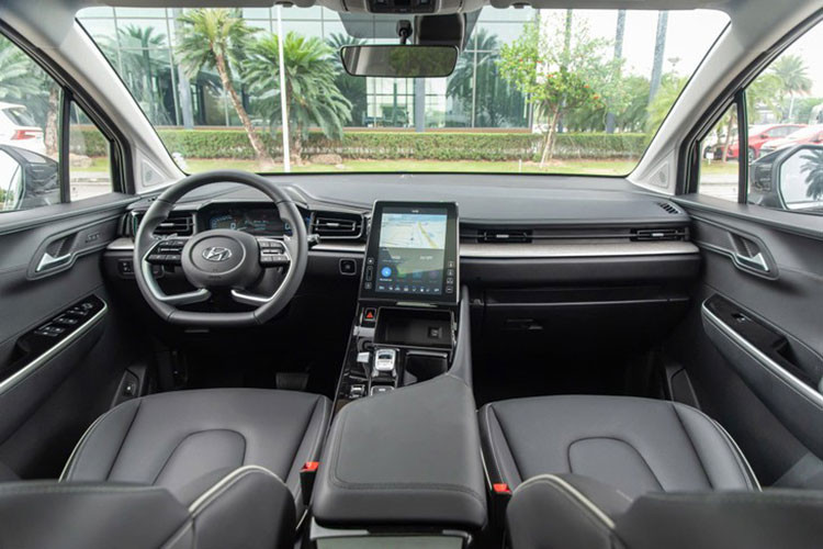 Gia dinh 6 nguoi co nen mua xe Hyundai Custin?-Hinh-4