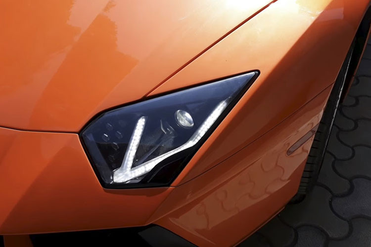 Đội ngũ chế tạo chiếc Lamborghini Aventador từ Honda Accord V6 này khẳng định đã tập trung vào mọi chi tiết trên xe. Thật khó để phát hiện ra bất kỳ tấm thân vỏ nào trên chiếc Lamborghini Aventador bắt nguồn từ Honda Accord V6.