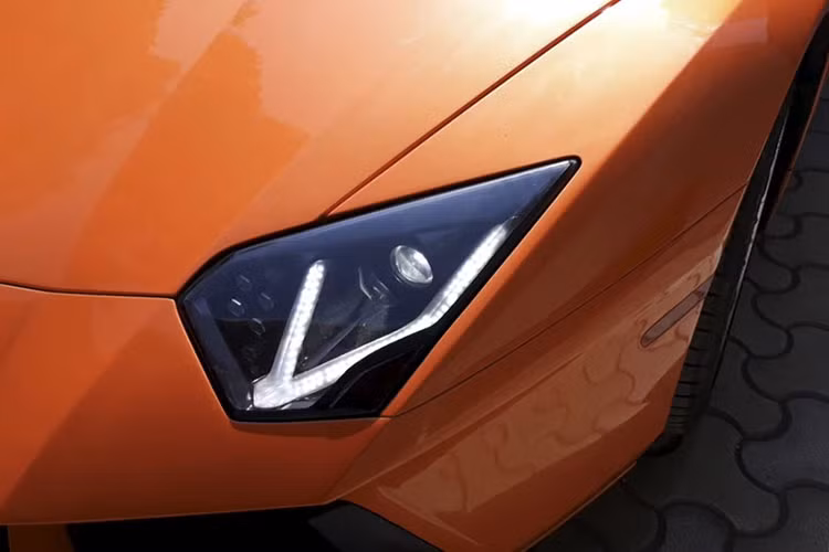 Đội ngũ chế tạo chiếc Lamborghini Aventador từ Honda Accord V6 này khẳng định đã tập trung vào mọi chi tiết trên xe. Thật khó để phát hiện ra bất kỳ tấm thân vỏ nào trên chiếc Lamborghini Aventador bắt nguồn từ Honda Accord V6.