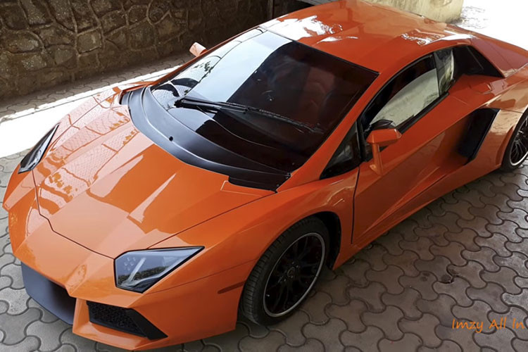 Mặc dù là một mẫu xe tự chế, tuy nhiên qua những hình ảnh có thể thấy nó khá giống Lamborghini Aventador "xịn". Thậm chí, nếu nhìn gần, tập trung vào cụm đèn pha hay chụp góc thấp của đuôi xe, bạn sẽ ngạc nhiên về độ tương đồng giữa chiếc xe tự chế và xe chính hãng.