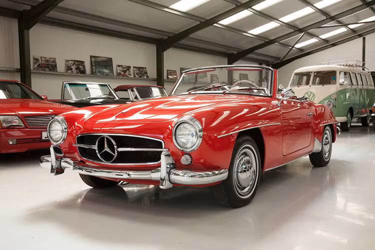 Sau khi được phục chế lại, chiếc Mercedes-Benz 190SL hàng nát này hoàn toàn có thể đạt trị giá lên đến 150.000 Bảng (tương đương với 4,4 tỷ đồng). Trước đây, giá cao nhất cho một chiếc Mercedes-Benz 190SL tại một sự kiện đấu giá từng có giá 164.000 Bảng (4,84 tỷ đồng).